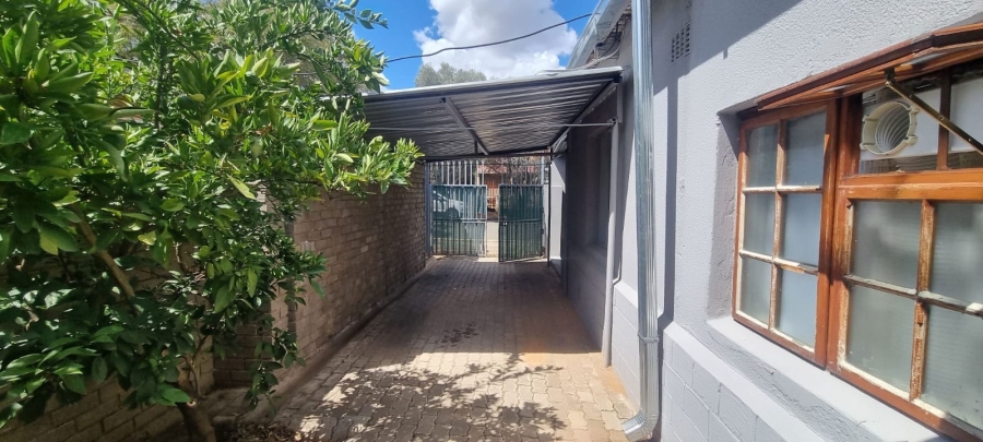 4 Bedroom Property for Sale in Beaconsfield Northern Cape